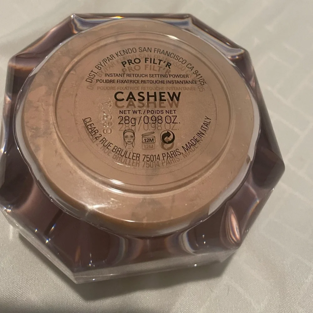 Fenty Beauty by Rihanna Pro Filt'r Instant Retouch Setting Powder